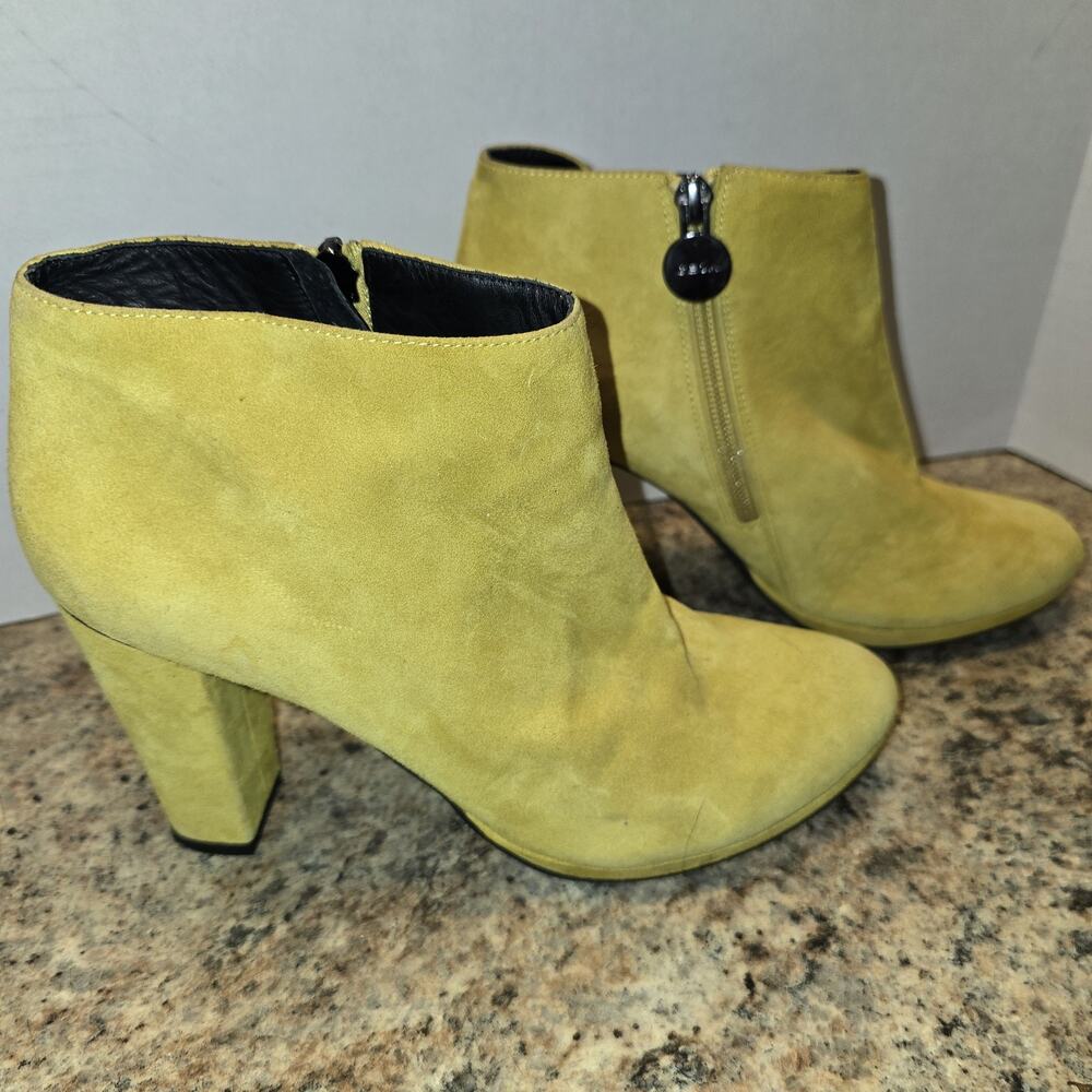 GEOX RESPIRA Size 37 Yellow Suede Italian Zippered AnkleBooties Boots‎ US 6.5